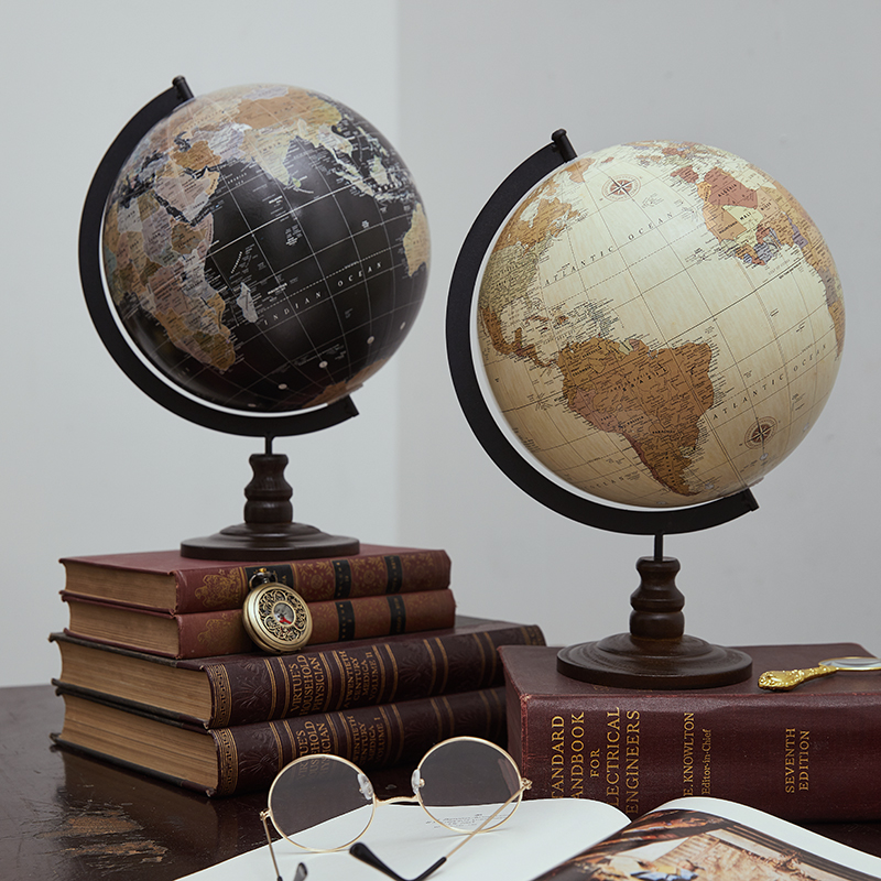 Desk Setup Retro - Globe débareuropéen vintage, globe débaren bois,